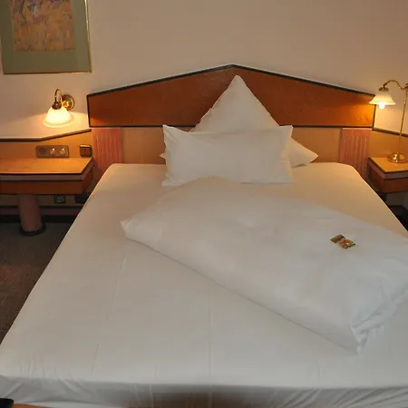 Olymp Munich فندق اتشنغ